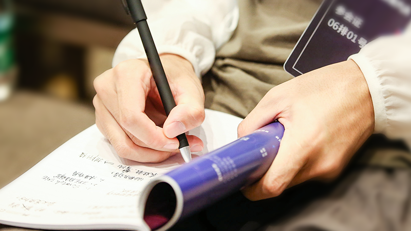 我自己创业经营游戏。